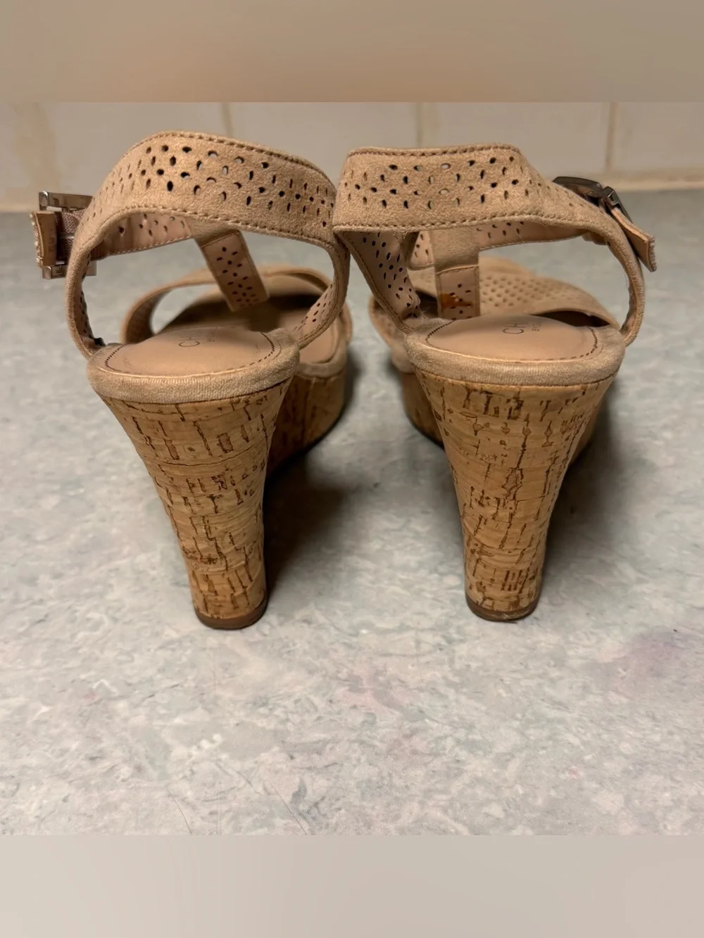 Charles David Women's Beige Suede 4.5” Wedge Sandals with Ankle Strap size 8